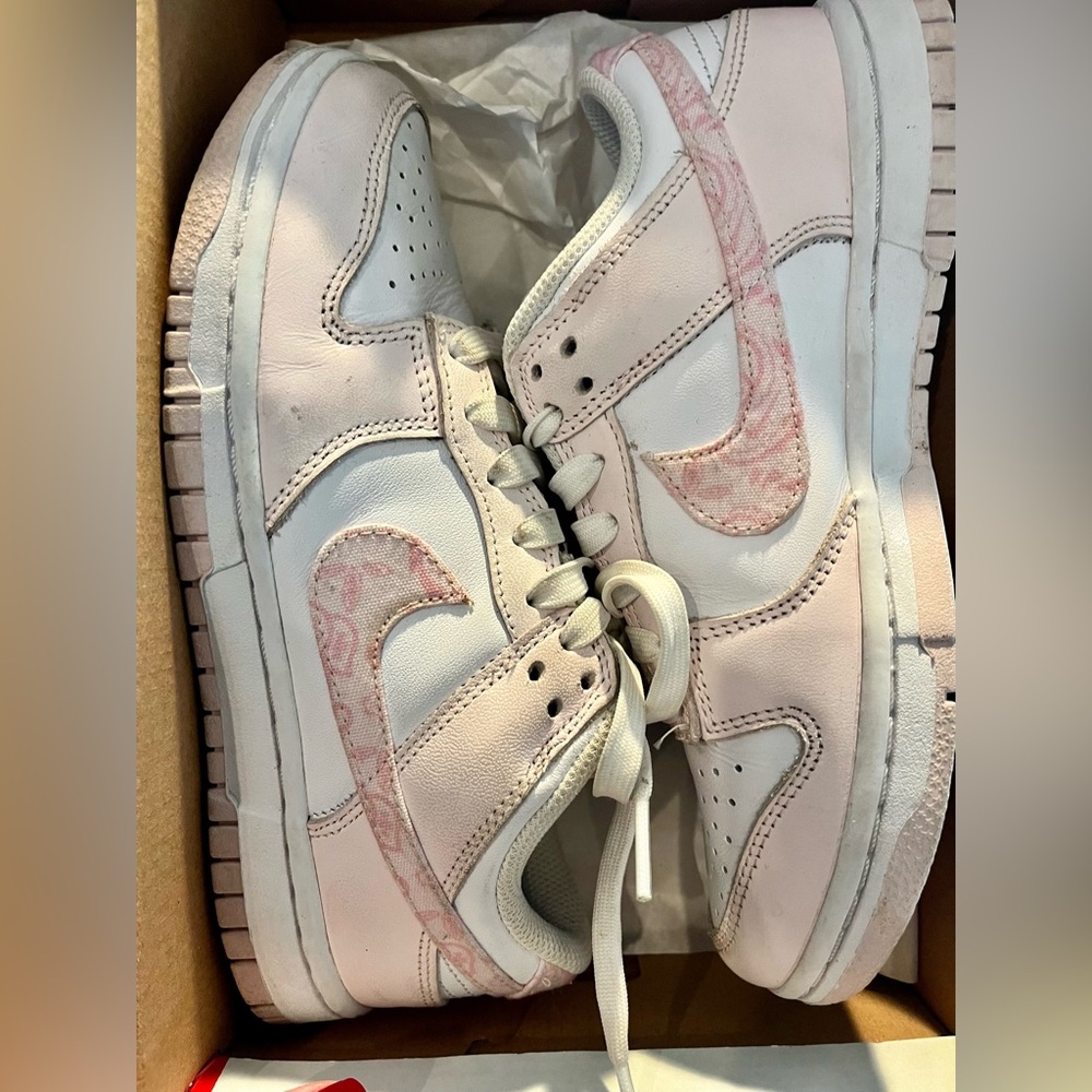 *NIKE* DUNK LOW WHITE PINK PAISLEY SWOOSH SNEAKERS-SIZE 5.5 WOMENS